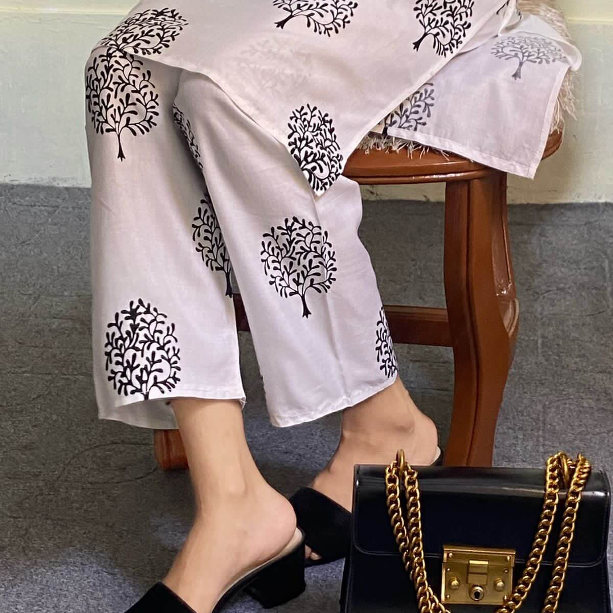 Rooh-e-Rang Leelan 2pc Stitched Suit