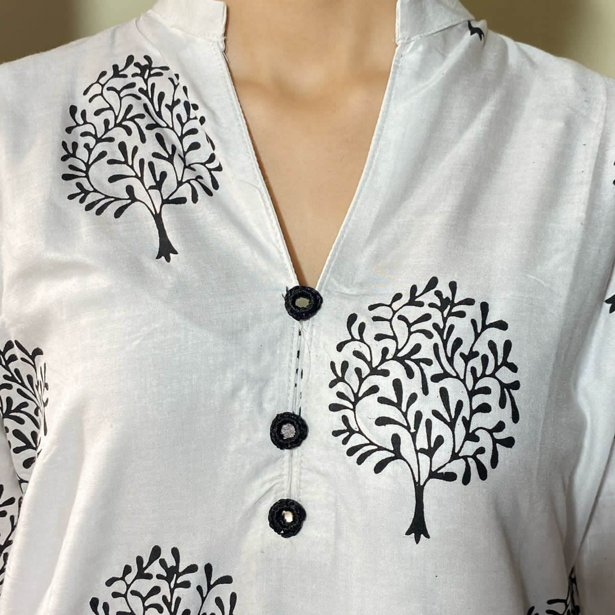 Rooh-e-Rang Leelan 2pc Stitched Suit